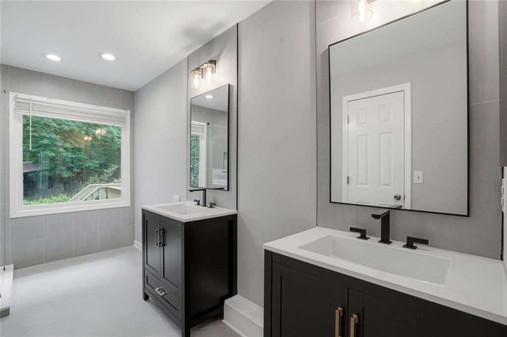 13 Bedford Ridge Property Photo 7