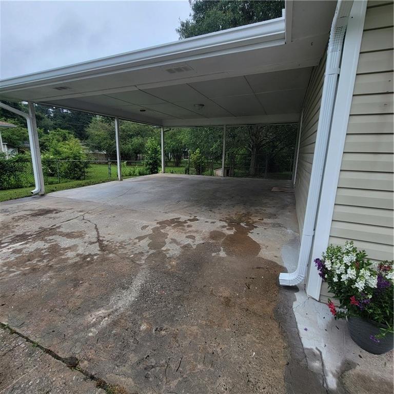 77 Pierce Road Property Photo 3