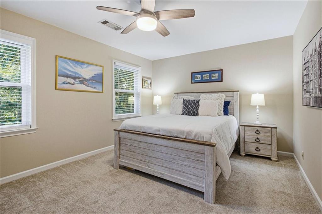7845991 Property Photo 32