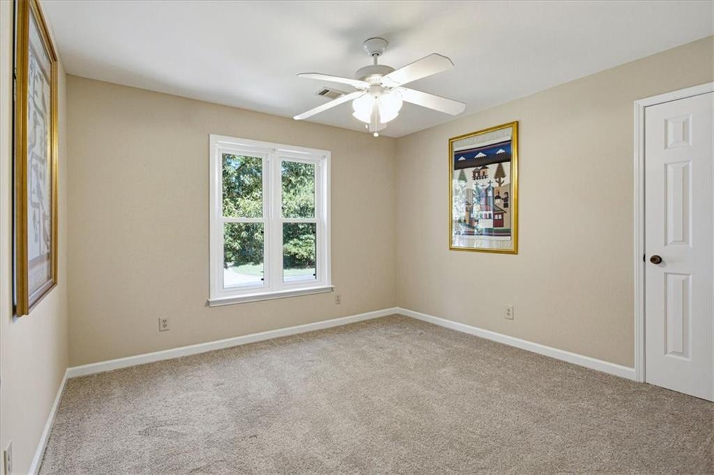 7845991 Property Photo 36