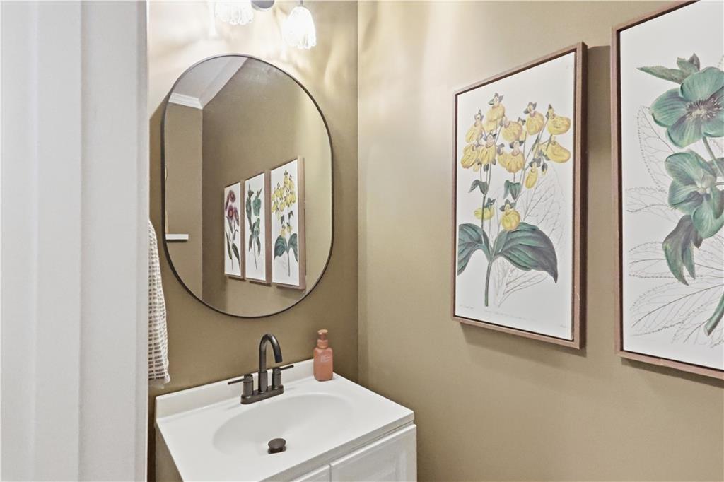 216 Eva Way Property Photo 6