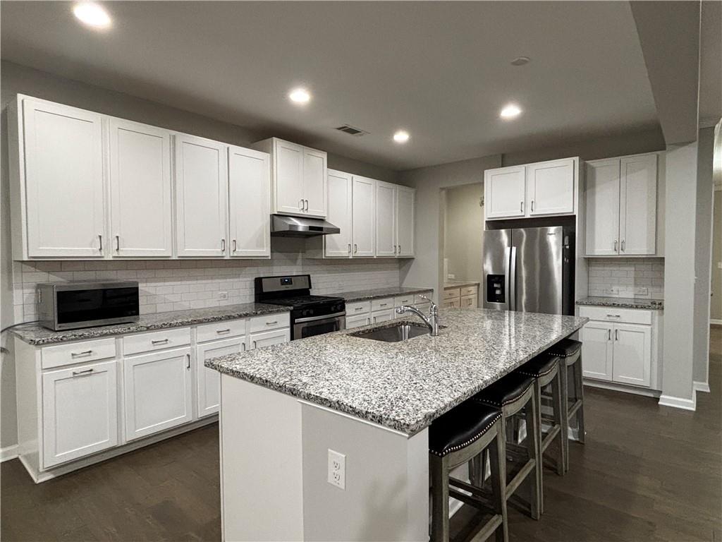 96 Round Pond Drive Property Photo 6