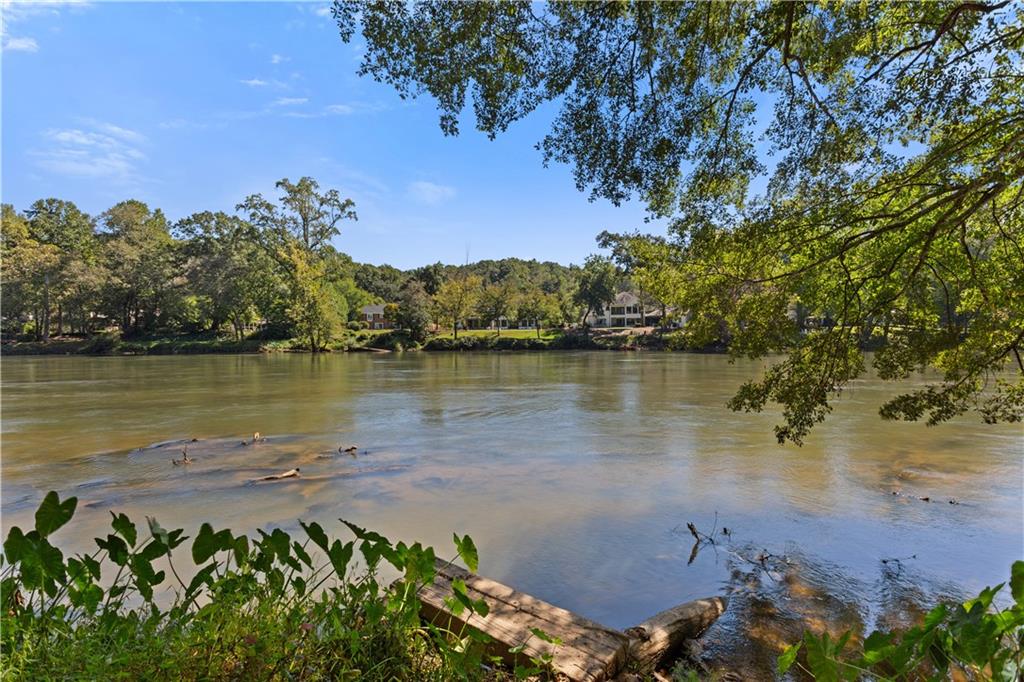 4078 Columns Drive Se Property Photo 1