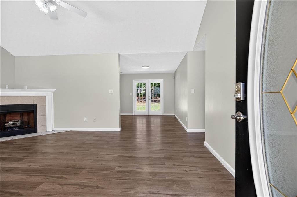 316 Cobb Court Property Photo 6