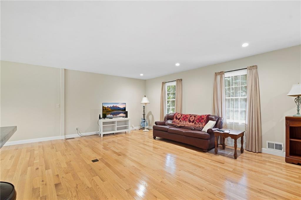 792 Mountainbrooke Circle Property Photo 4