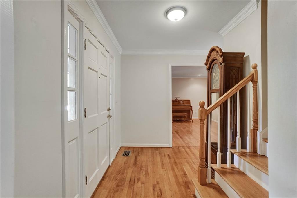 295 Oakmere Road Property Photo 6