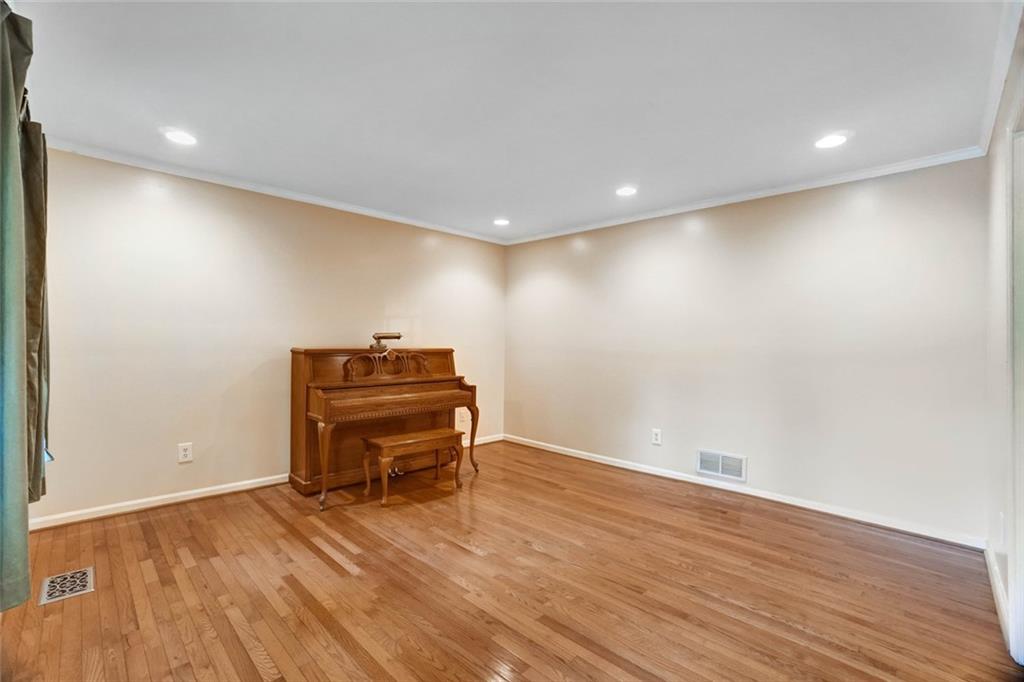 295 Oakmere Road Property Photo 7