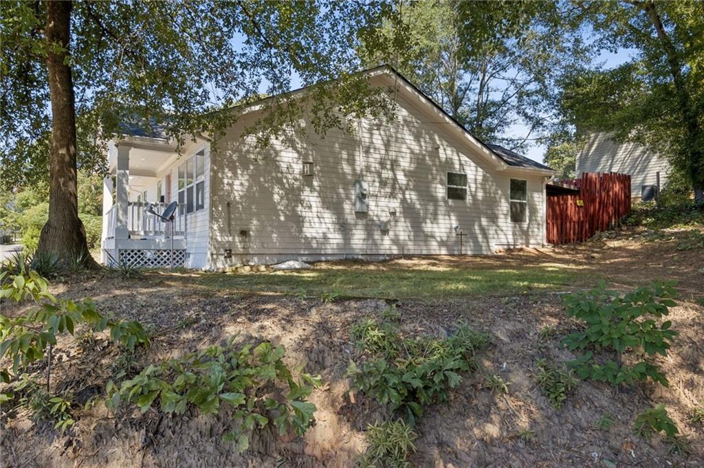 112 E Stephens Street Property Photo 4
