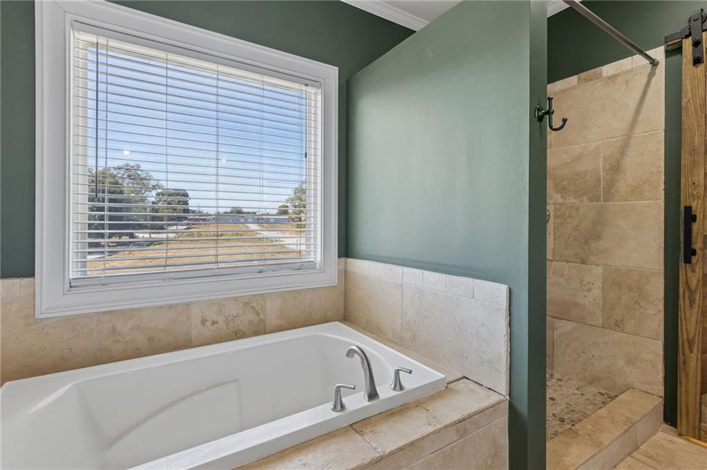 112 E Stephens Street Property Photo 32