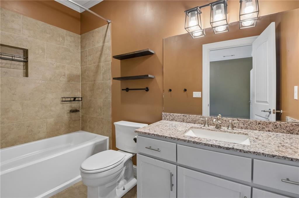 112 E Stephens Street Property Photo 42