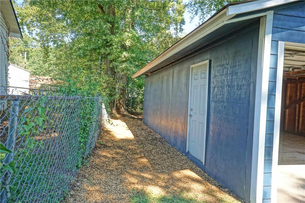 414 Gresham Property Photo 9