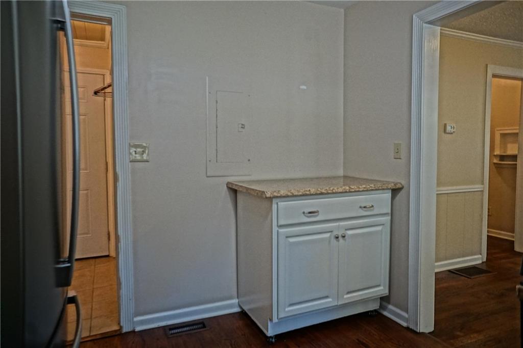 414 Gresham Property Photo 23