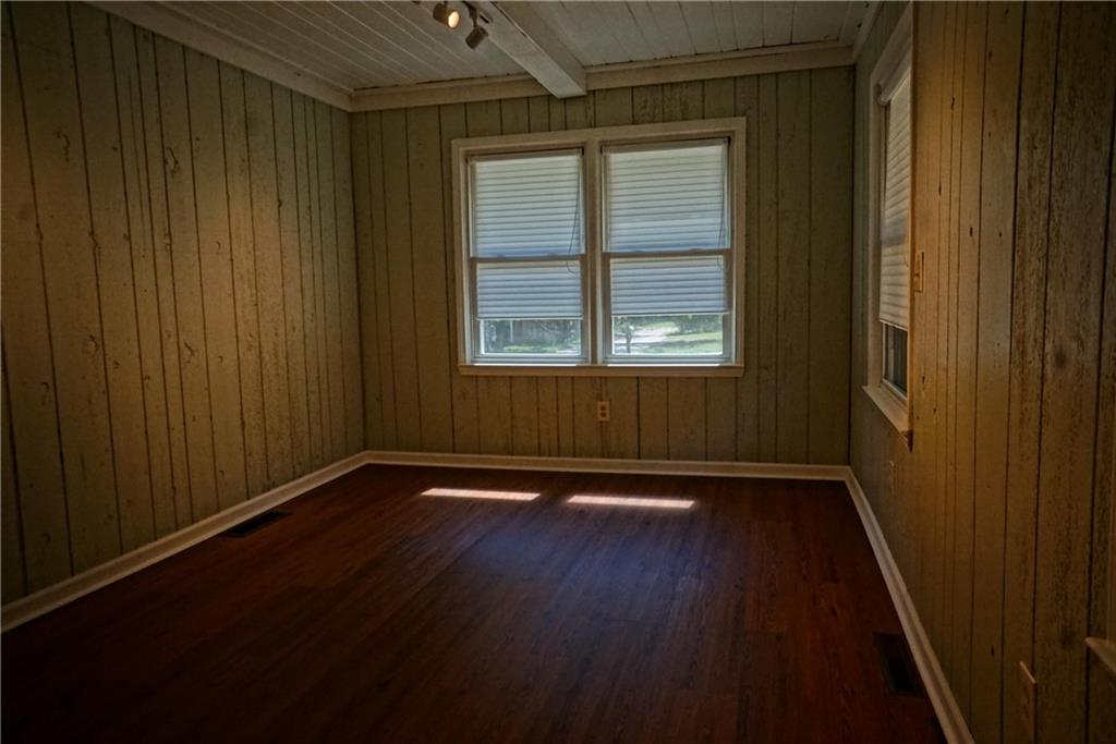 414 Gresham Property Photo 28