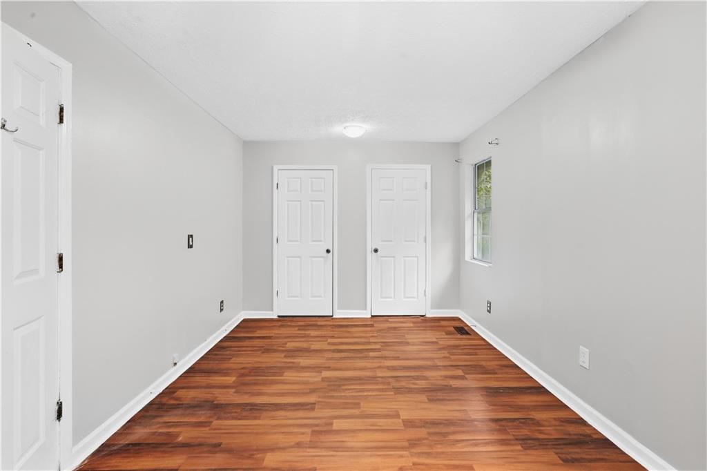 6977 Flagstone Drive Property Photo 4