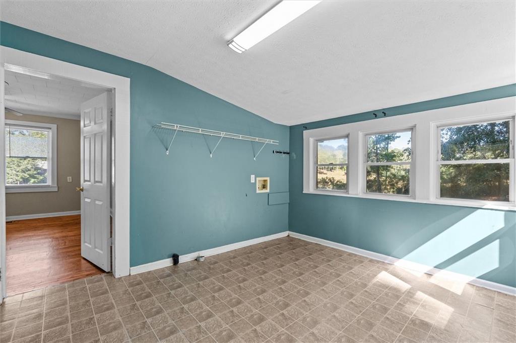 24 Mitchell St Property Photo 12