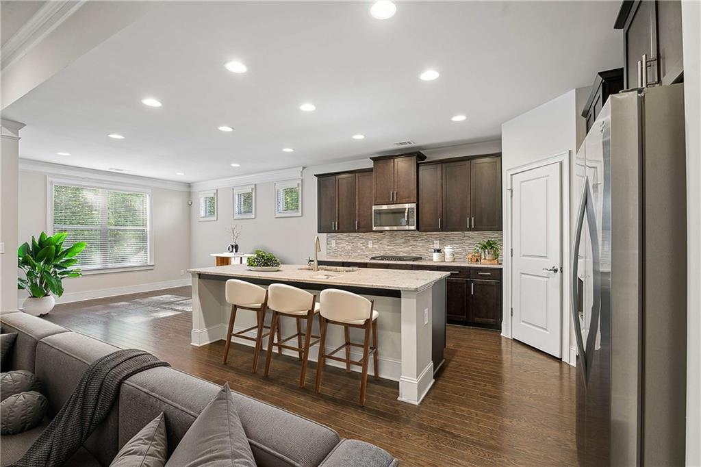 1810 Geranium Lane Property Photo 3