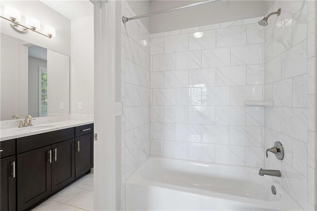 1810 Geranium Lane Property Photo 11