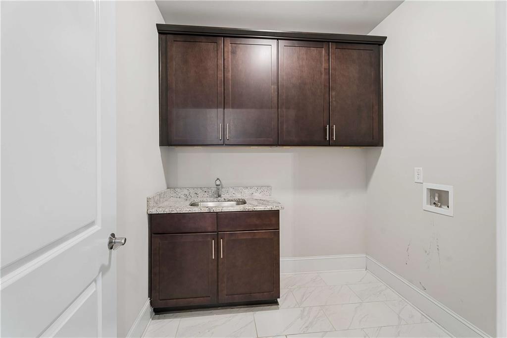 1810 Geranium Lane Property Photo 24