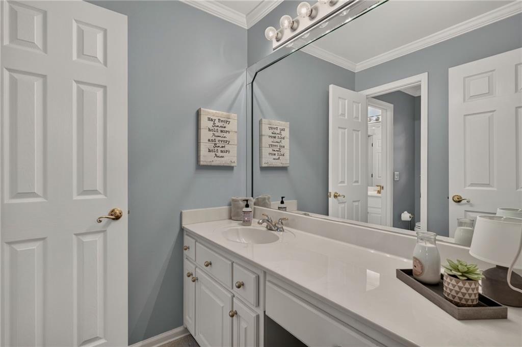 608 Eagle Creek Pointe Property Photo 32