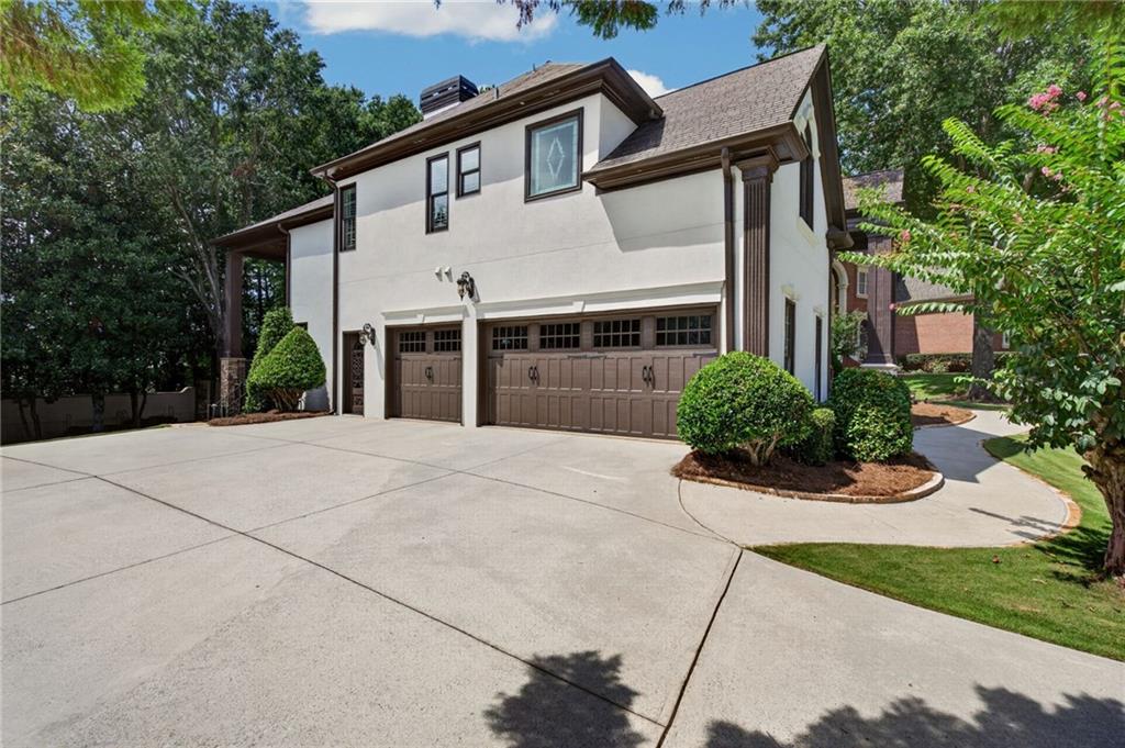608 Eagle Creek Pointe Property Photo 49