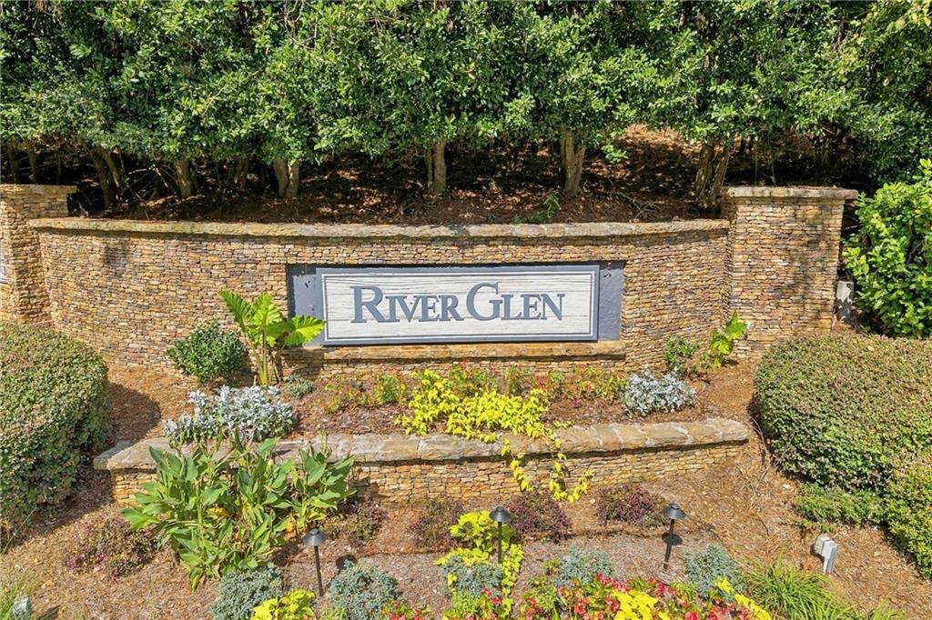 1735 Riverglen Drive Property Photo 43