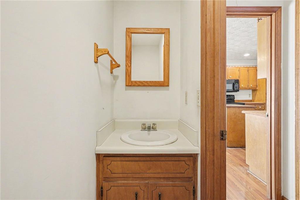 948 Hightower Trail Property Photo 21