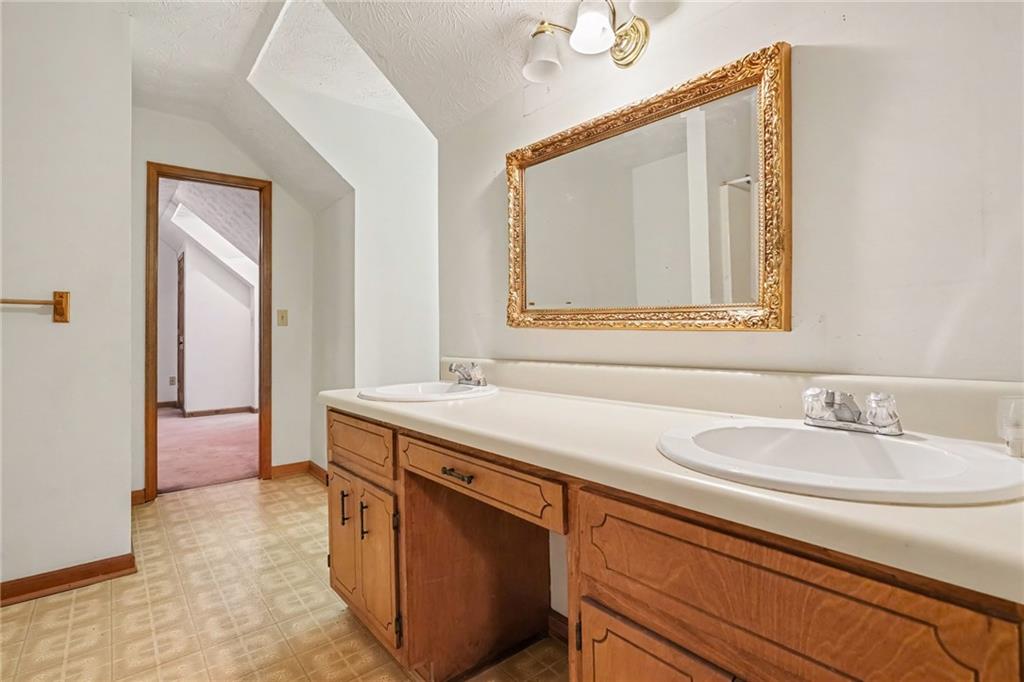 948 Hightower Trail Property Photo 24