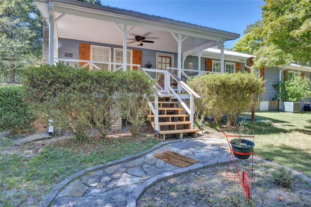 229 E Soule Street E Property Photo 3