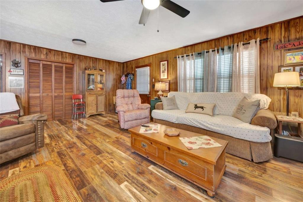 229 E Soule Street E Property Photo 7