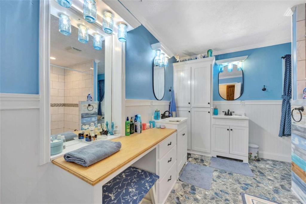 229 E Soule Street E Property Photo 18