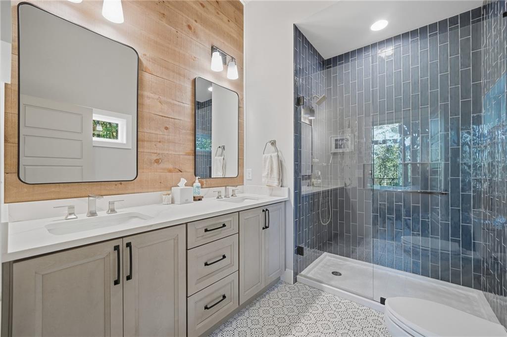 106 Circle Drive Property Photo 4