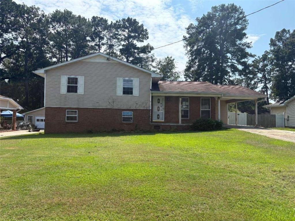 801 S Carter Drive S Property Photo 1