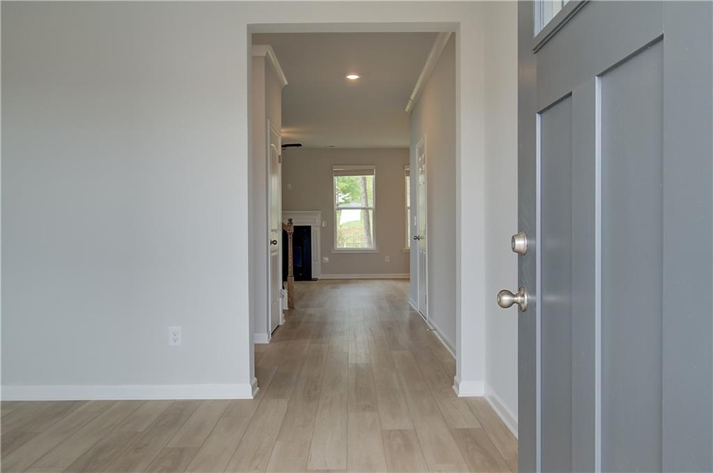 261 Chiswick Loop Property Photo 4