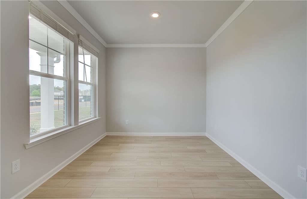 261 Chiswick Loop Property Photo 5