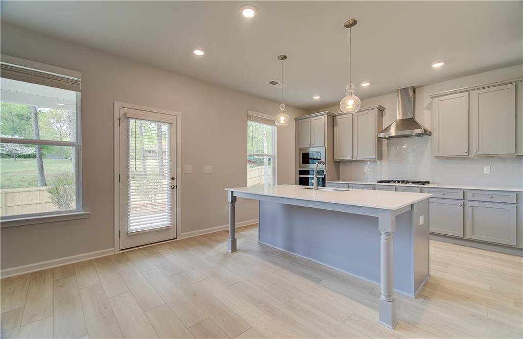 261 Chiswick Loop Property Photo 9