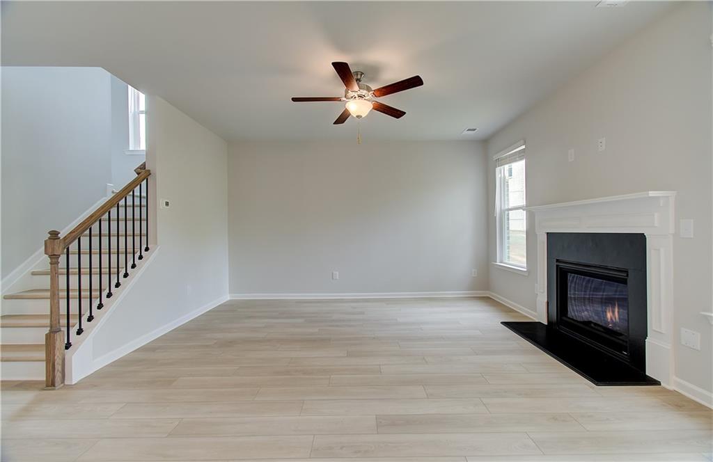 261 Chiswick Loop Property Photo 14