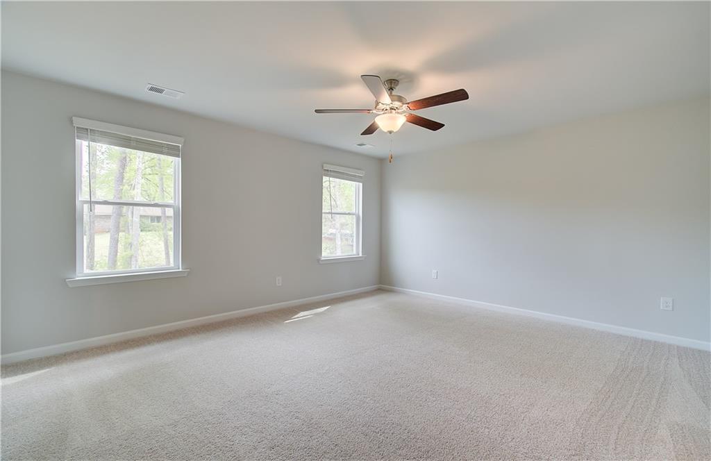 261 Chiswick Loop Property Photo 21
