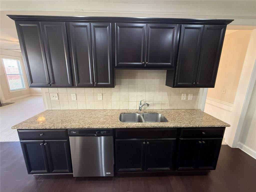 5085 Breezewood Circle Property Photo 4