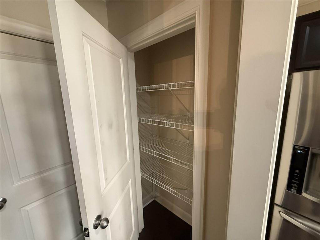 5085 Breezewood Circle Property Photo 6
