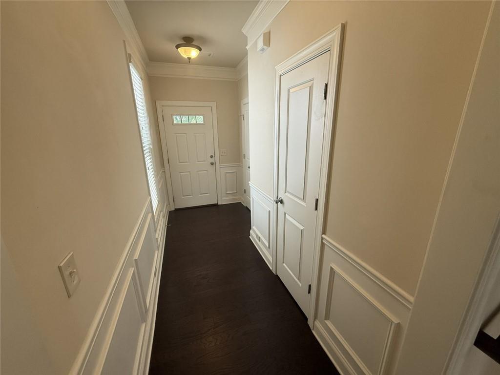 5085 Breezewood Circle Property Photo 8
