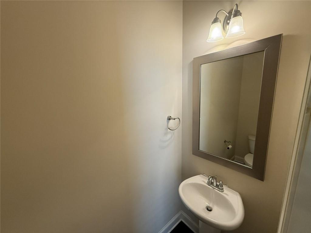 5085 Breezewood Circle Property Photo 13