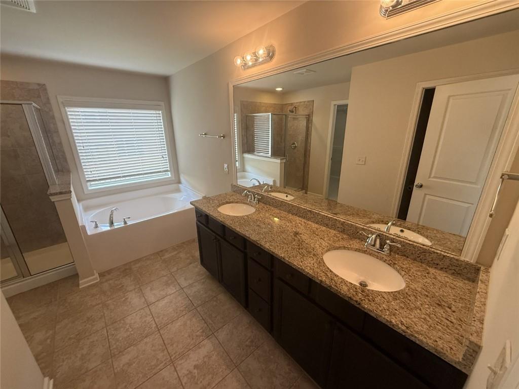 5085 Breezewood Circle Property Photo 15