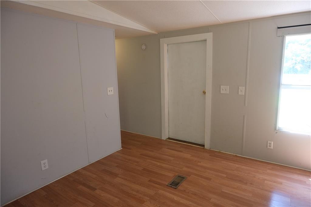 6175 Leigh Lane Property Photo 8