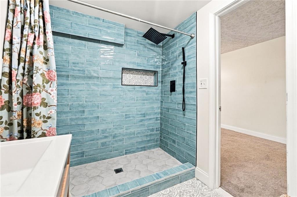 408 White Way Property Photo 32