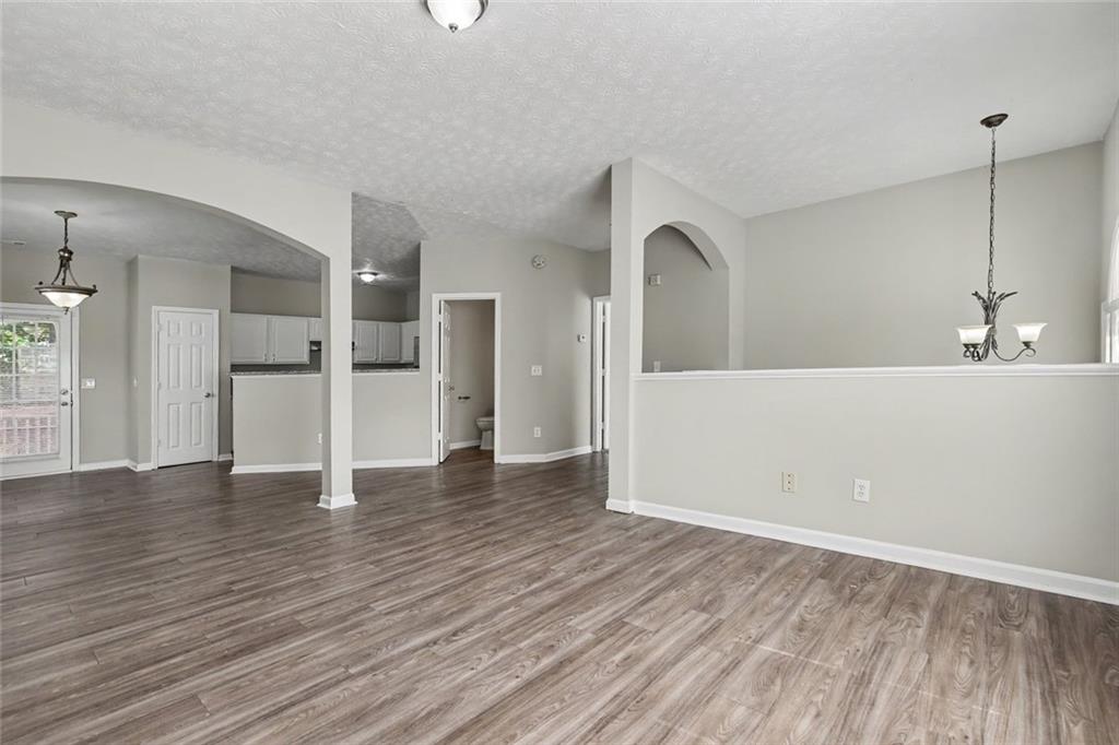4102 Robin Circle Property Photo 3