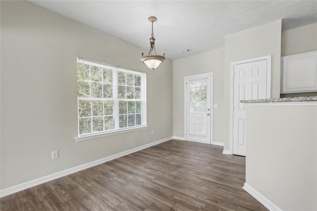 4102 Robin Circle Property Photo 4