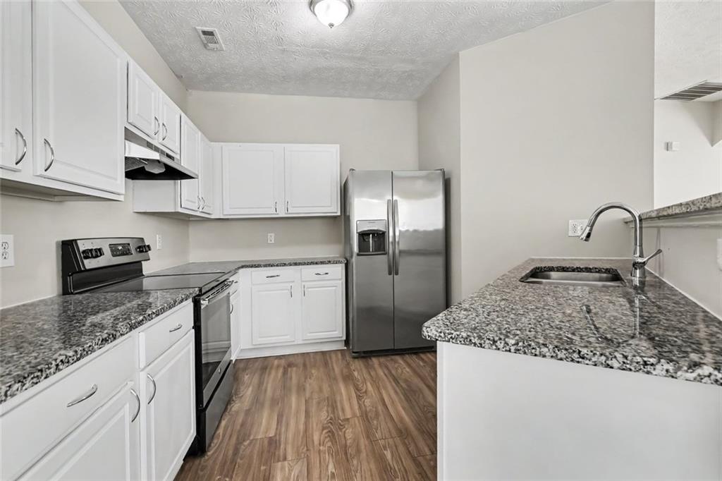4102 Robin Circle Property Photo 5