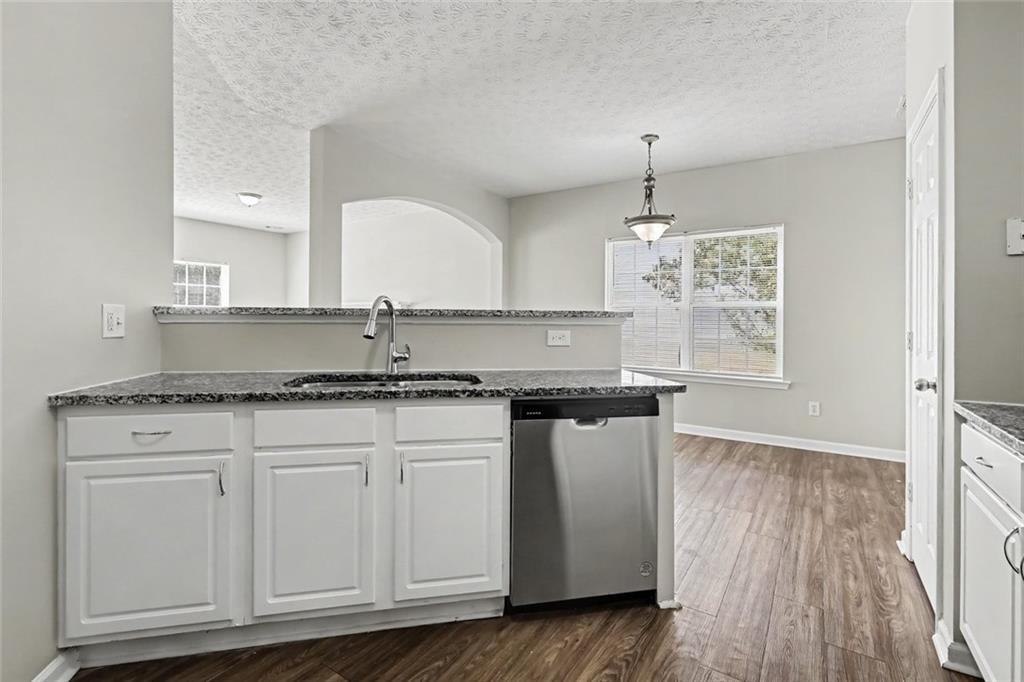 4102 Robin Circle Property Photo 6