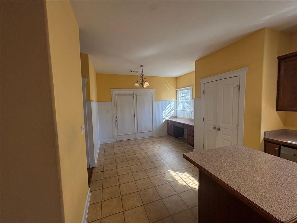 404 Park Place Property Photo 5