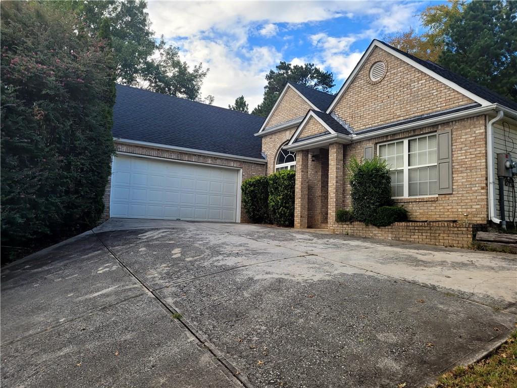 2360 Pettit Drive Property Photo 2